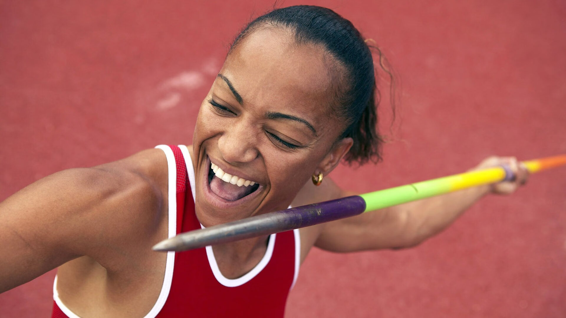 自由泳巅峰对决，世界纪录保持者再创佳绩，新星闪耀国际泳联大奖赛