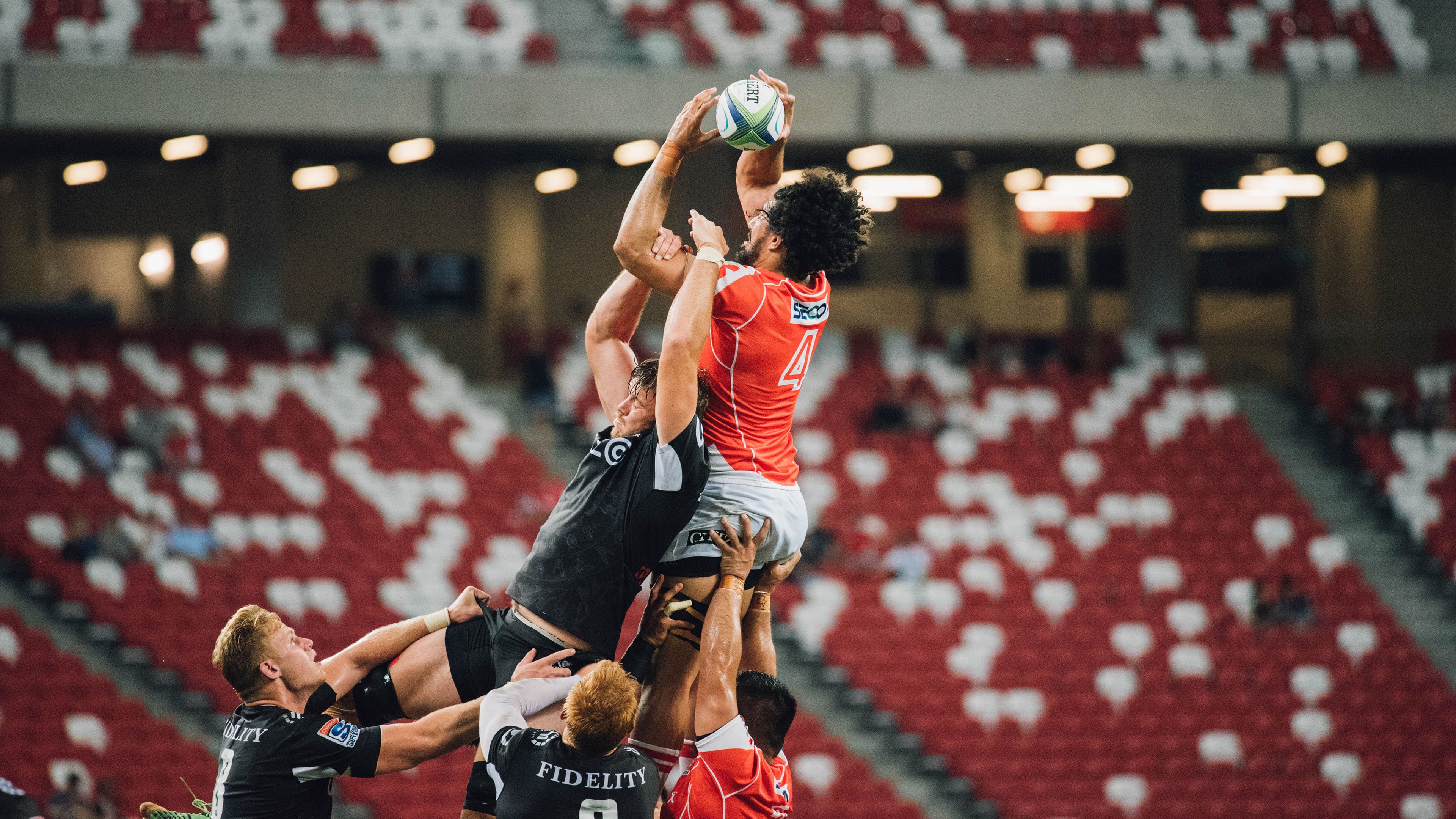 巅峰对决!新生代飞人闪耀扣篮大赛,创意与力量引爆全场